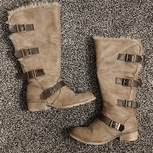 Multi-buckle boots
